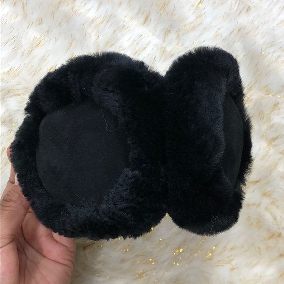 UGG Genuine Dyed Shearling Single Earmuffs - Picture 6 of 8